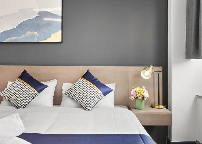 Cosmo On BankAirport Hotel